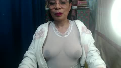 Snapshot of mmaturemessy chatting on 10.26.25 kelly online show from 10.26.25