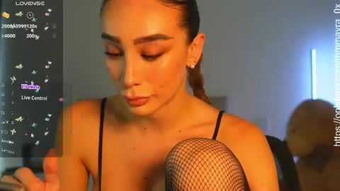 Snapshot of mmmayra_0x chatting on 07.02.26 MAYRA online show from 07.02.26