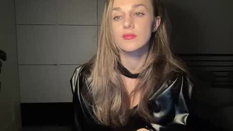 mmminnie online show from 10.26.25