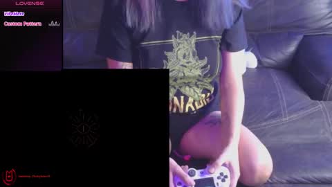 minaDarling online show from 10.20.25