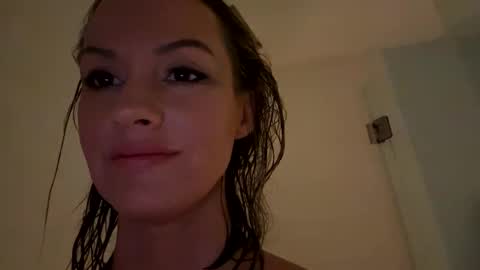mmmmyesplease1 online show from 12.17.24