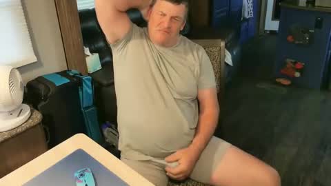 mmmthatsfunnn online show from 11.18.25