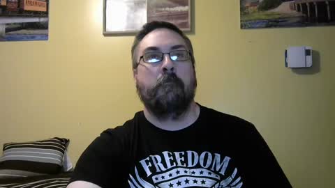 Snapshot of mmr45 chatting on 10.01.25 mmr45 online show from 10.01.25