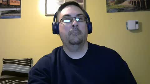 Snapshot of mmr45 chatting on 10.13.25 mmr45 online show from 10.13.25