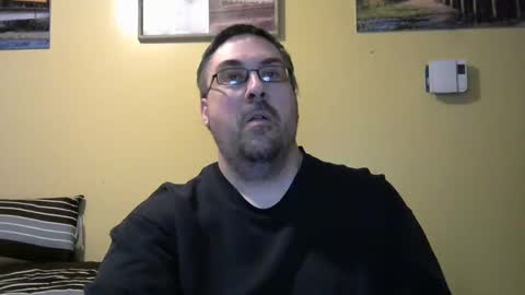 Snapshot of mmr45 chatting on 10.18.25 mmr45 online show from 10.18.25