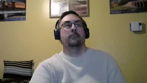 Snapshot of mmr45 chatting on 10.20.25 mmr45 online show from 10.20.25