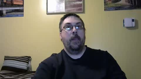 Snapshot of mmr45 chatting on 10.28.25 mmr45 online show from 10.28.25