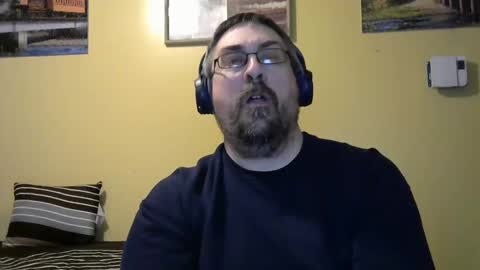 Snapshot of mmr45 chatting on 11.10.25 mmr45 online show from 11.10.25