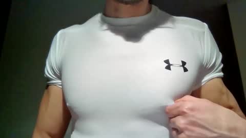 Snapshot of mmuscularman chatting on 03.10.25 mmuscularman online show from 03.10.25