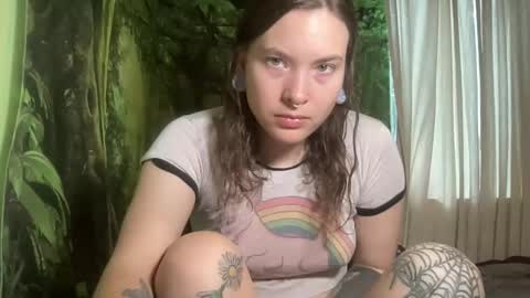 Snapshot of mo0n_goddess chatting on 10.20.25 Misty online show from 10.20.25