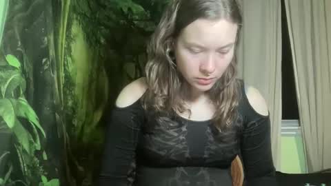 Snapshot of mo0n_goddess chatting on 10.30.25 Misty online show from 10.30.25