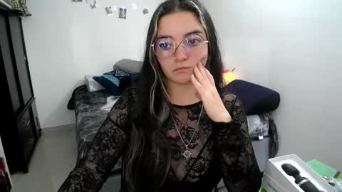 Snapshot of mocca_117 chatting on 09.15.25 Sam online show from 09.15.25