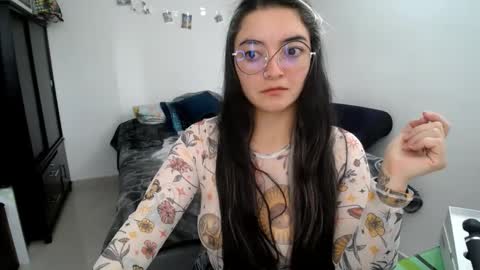 Snapshot of mocca_117 chatting on 09.20.25 Sam online show from 09.20.25