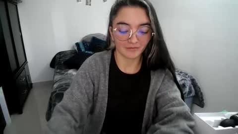 Snapshot of mocca_117 chatting on 09.22.25 Sam online show from 09.22.25