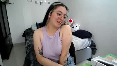 Snapshot of mocca_117 chatting on 10.01.25 Sam online show from 10.01.25