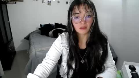 Snapshot of mocca_117 chatting on 10.15.25 Sam online show from 10.15.25