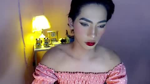 Mocha Locca  online show from 01.23.25