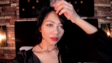 Snapshot of mochasins_ chatting on 09.18.25 mochasins_ online show from 09.18.25