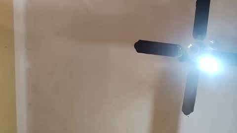 Snapshot of modelo_web18 chatting on 10.01.25 camilo online show from 10.01.25