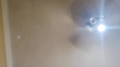 Snapshot of modelo_web18 chatting on 12.21.25 camilo online show from 12.21.25