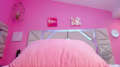 Snapshot of models_sophia chatting on 02.20.26 Sophia online show from 02.20.26