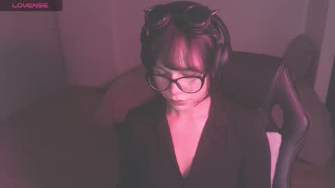 Snapshot of modjo_ chatting on 10.04.25 Modjo online show from 10.04.25