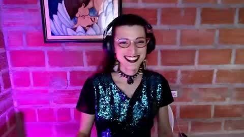 Snapshot of moira_hot chatting on 06.27.26 moira_hot online show from 06.27.26
