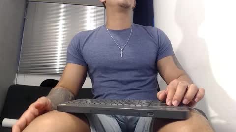 Moises Paez online show from 12.31.24