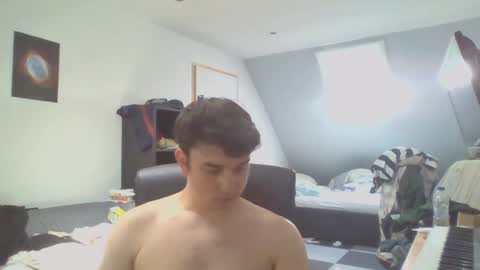Snapshot of moistbreadstick chatting on 06.21.26 moistbreadstick online show from 06.21.26