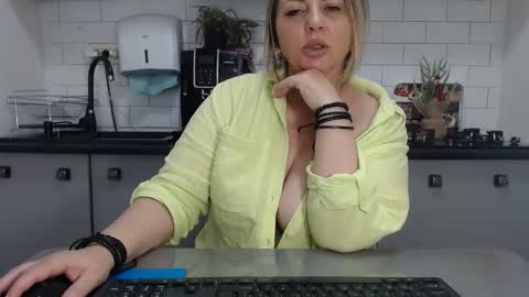 erika online show from 02.06.25