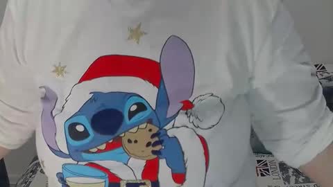 Snapshot of mojjo_erika chatting on 11.11.25 erika online show from 11.11.25