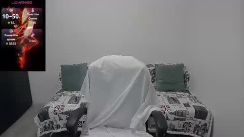 Snapshot of mojjo_erika chatting on 05.02.26 erika online show from 05.02.26