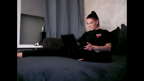 KinkyCoupleNL online show from 09.24.25