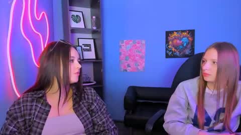 Snapshot of molianna_ chatting on 03.18.26 anna online show from 03.18.26