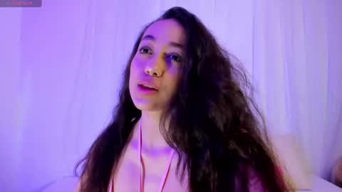 Snapshot of moll1e_ chatting on 07.23.26 M o L l i E online show from 07.23.26
