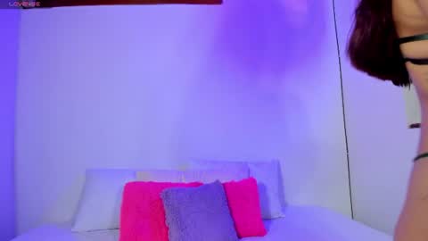Snapshot of moll1e_ chatting on 07.31.26 M o L l i E online show from 07.31.26