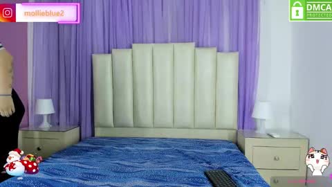 Snapshot of molliebue1 chatting on 12.31.24 Hey Guys Im Mollie online show from 12.31.24