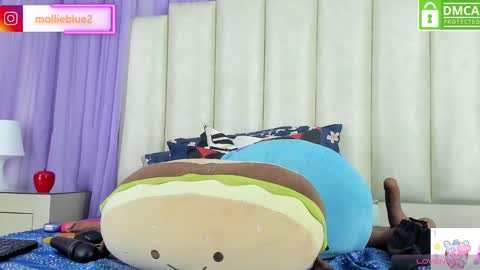 Snapshot of molliebue1 chatting on 01.10.25 Hey Guys Im Mollie online show from 01.10.25