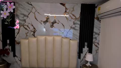 Snapshot of molliebue1 chatting on 09.12.25 Hey Guys Im Mollie online show from 09.12.25