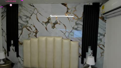 Snapshot of molliebue1 chatting on 09.28.25 Hey Guys Im Mollie online show from 09.28.25