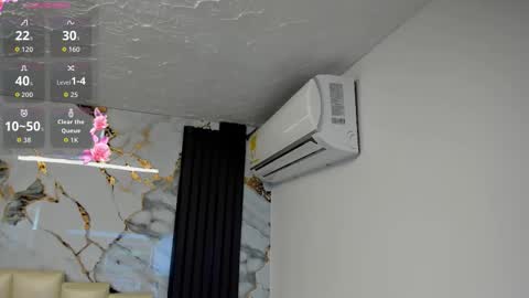 Snapshot of molliebue1 chatting on 10.05.25 Hey Guys Im Mollie online show from 10.05.25