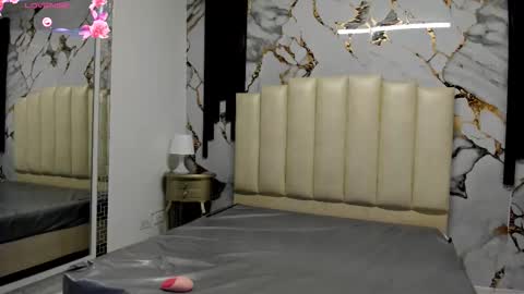 Snapshot of molliebue1 chatting on 10.13.25 Hey Guys Im Mollie online show from 10.13.25