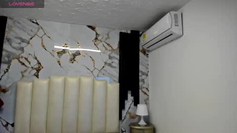 Snapshot of molliebue1 chatting on 10.23.25 Hey Guys Im Mollie online show from 10.23.25