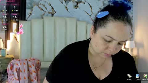 Snapshot of molliebue1 chatting on 10.24.25 Hey Guys Im Mollie online show from 10.24.25