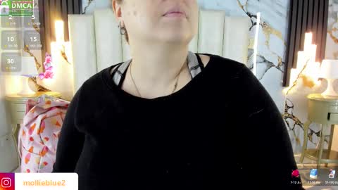 Snapshot of molliebue1 chatting on 10.25.25 Hey Guys Im Mollie online show from 10.25.25