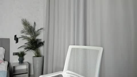 Snapshot of molly_555 chatting on 10.14.25 Sima online show from 10.14.25