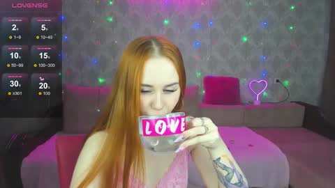 molly__kitty online show from 10.21.25