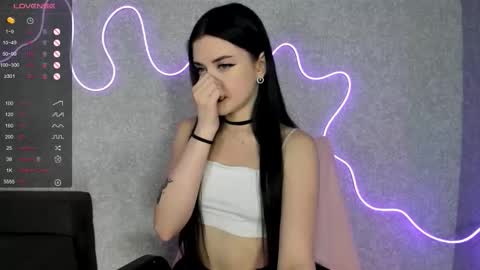 Snapshot of molly_crystall chatting on 10.10.25 Molly - online show from 10.10.25