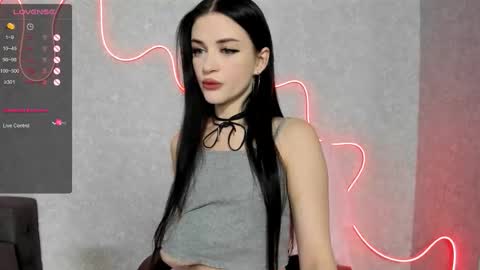 Snapshot of molly_crystall chatting on 10.20.25 Molly - online show from 10.20.25