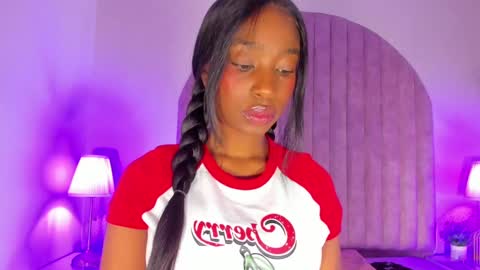 Snapshot of molly_jackson chatting on 02.11.25 Molly Jackson online show from 02.11.25